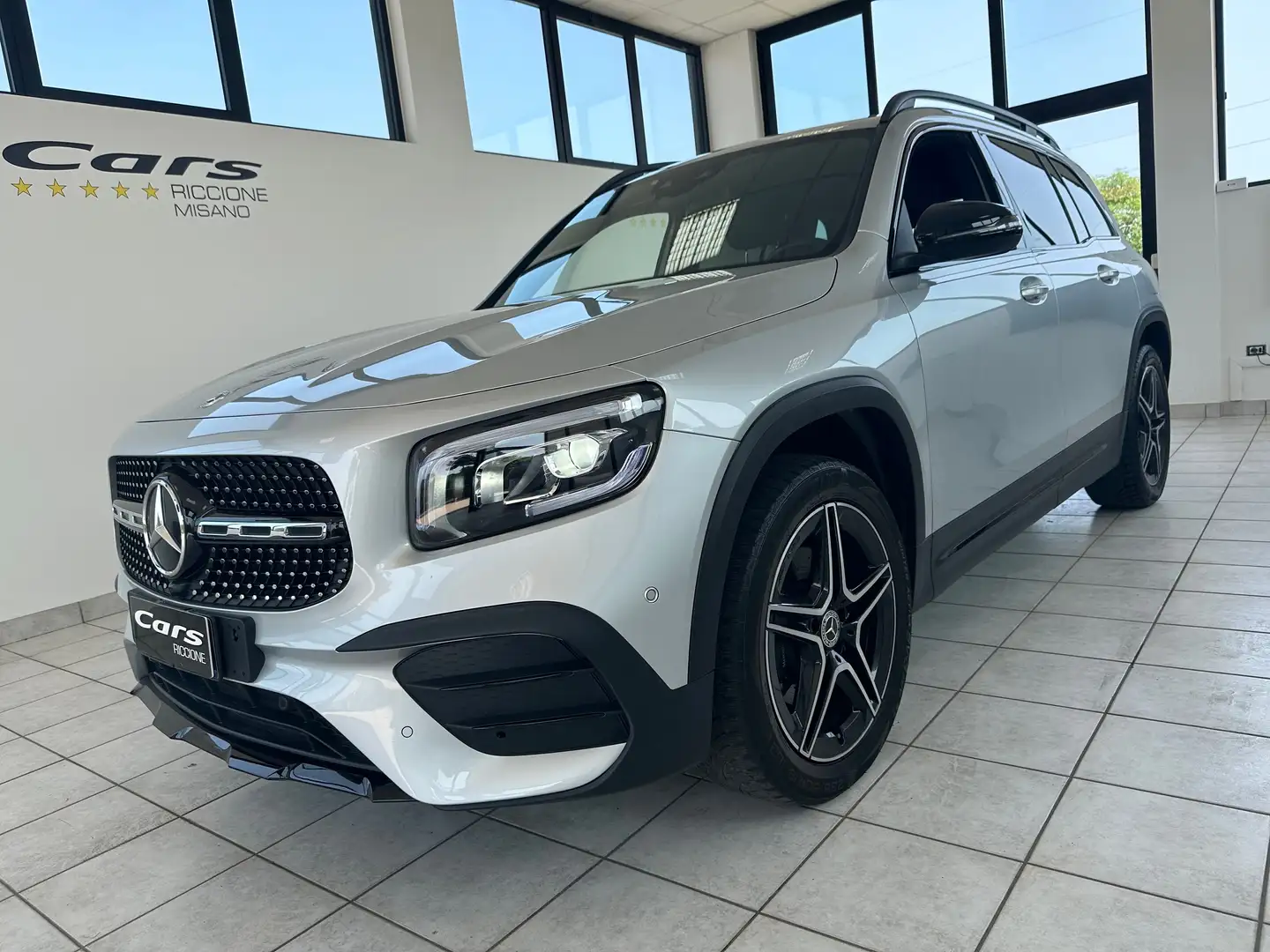 Mercedes-Benz GLB 180 d AMG Line UNIPROPRIETARIO MB SERVICE Plateado - 1
