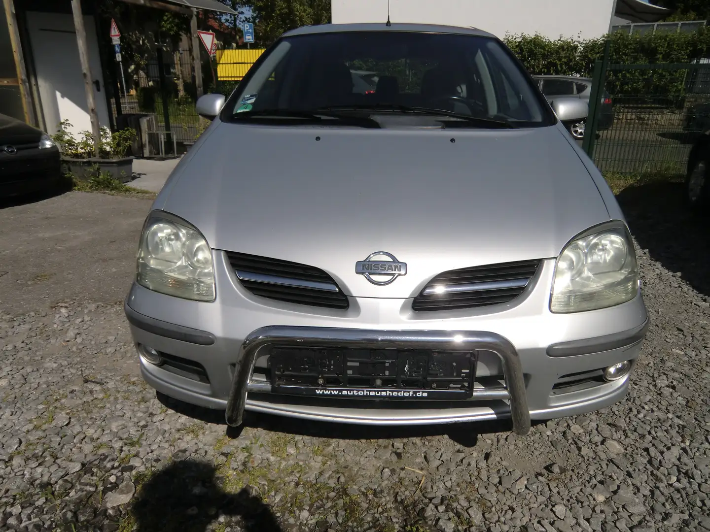 Nissan Almera Tino Acenta plus Серебристый - 1