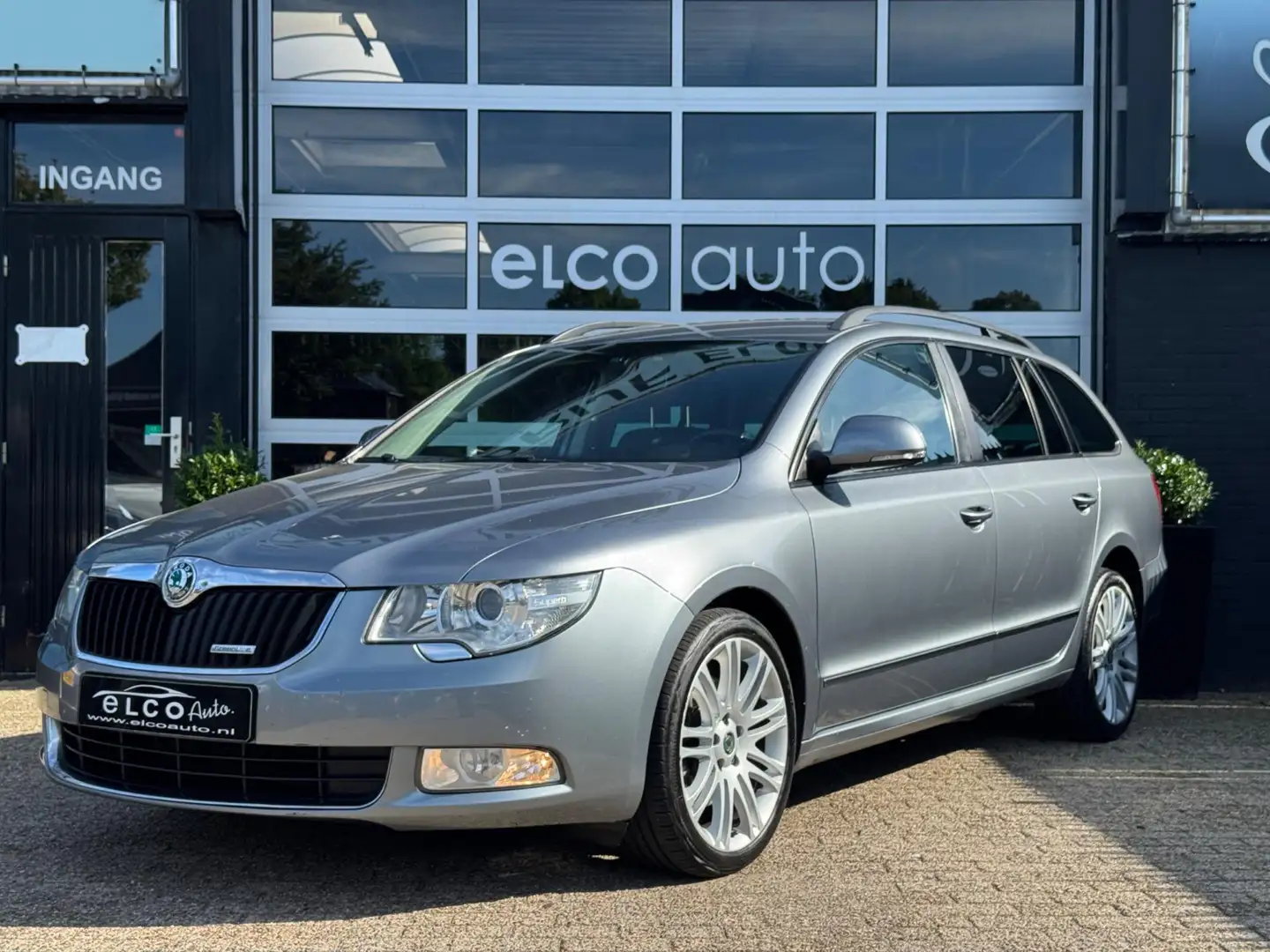 Skoda Superb Combi 1.6 TDI Comf. Business L. / EXPORT -Ex BPM Grijs - 1