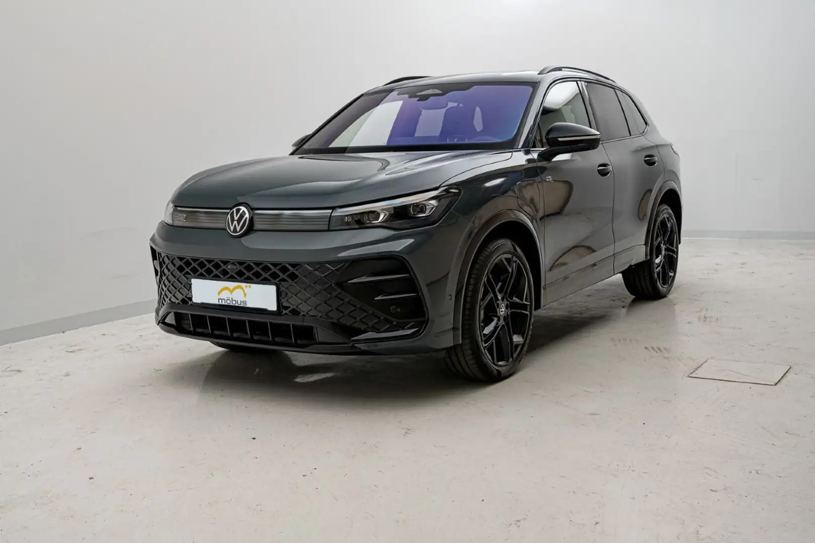Volkswagen Tiguan *R-Line1,5 eHybrid*130 kW/85 kW*6-Gang-DSG Grau - 2