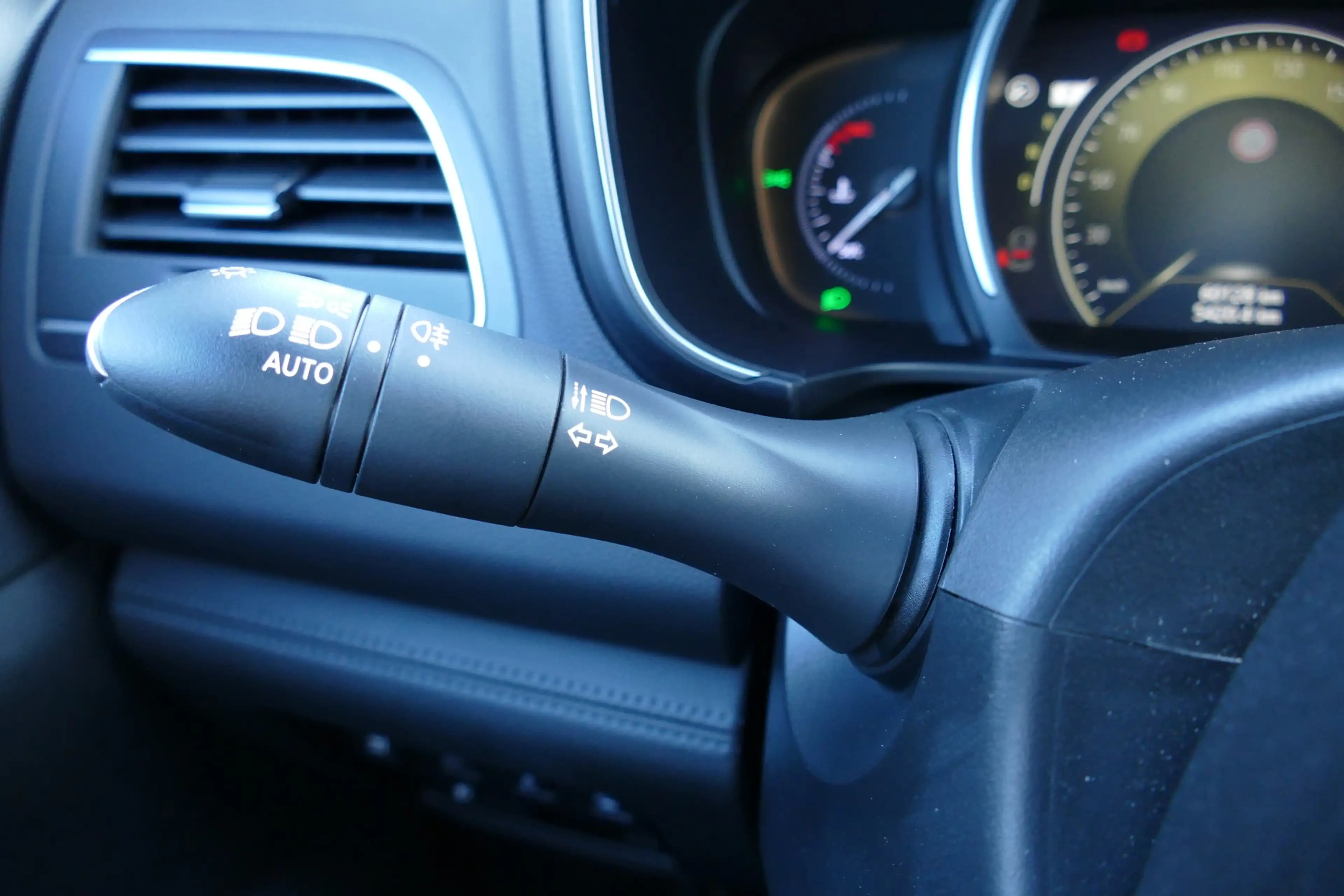 Renault Koleos dCi 185 Aut. 4x4 LED Navi SHZ Kam ACC — photo 13