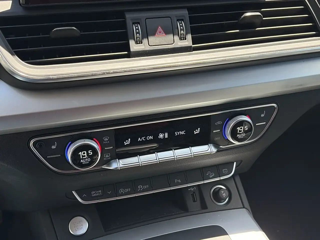 Audi Q5 снимка Audi Q5