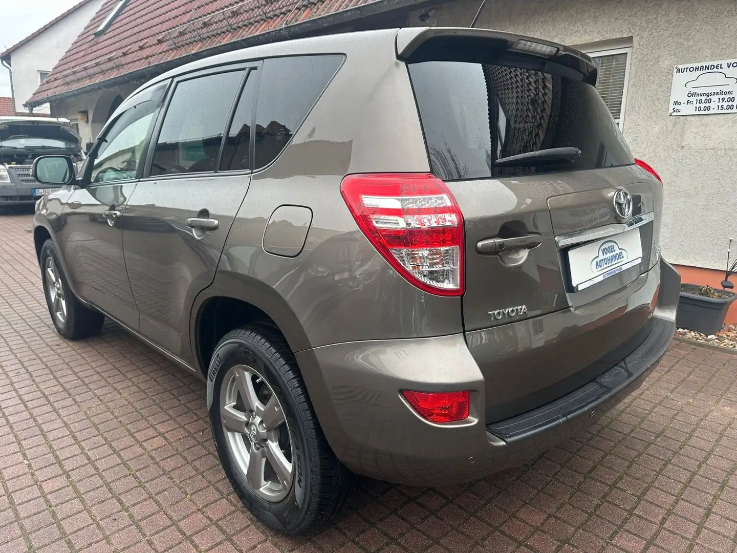 Toyota RAV 4 RAV4 Life*AUT.*4X4*SITZHZG* Gold - 2