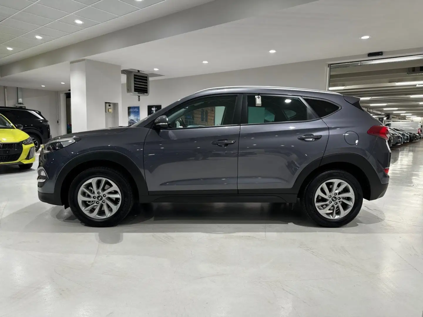 Hyundai TUCSON 1.7 CRDi 2wd 115cv Xpossible Grigio - 2