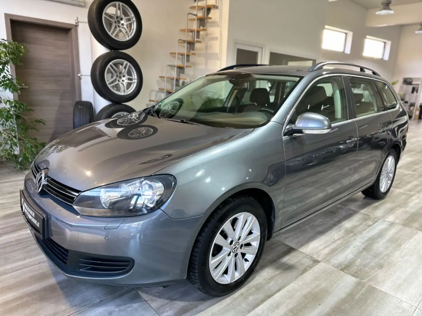 Volkswagen Golf VI Variant Comfortline *SHZ*PDC*AHK*Navi* Gris - 1