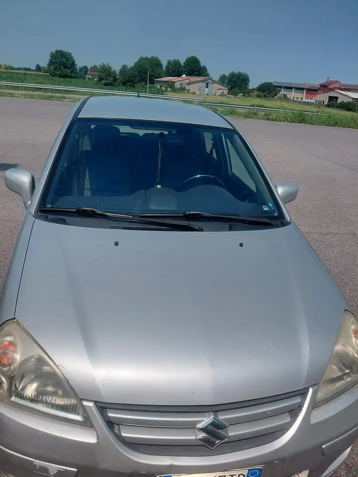 Suzuki Liana, foto 1