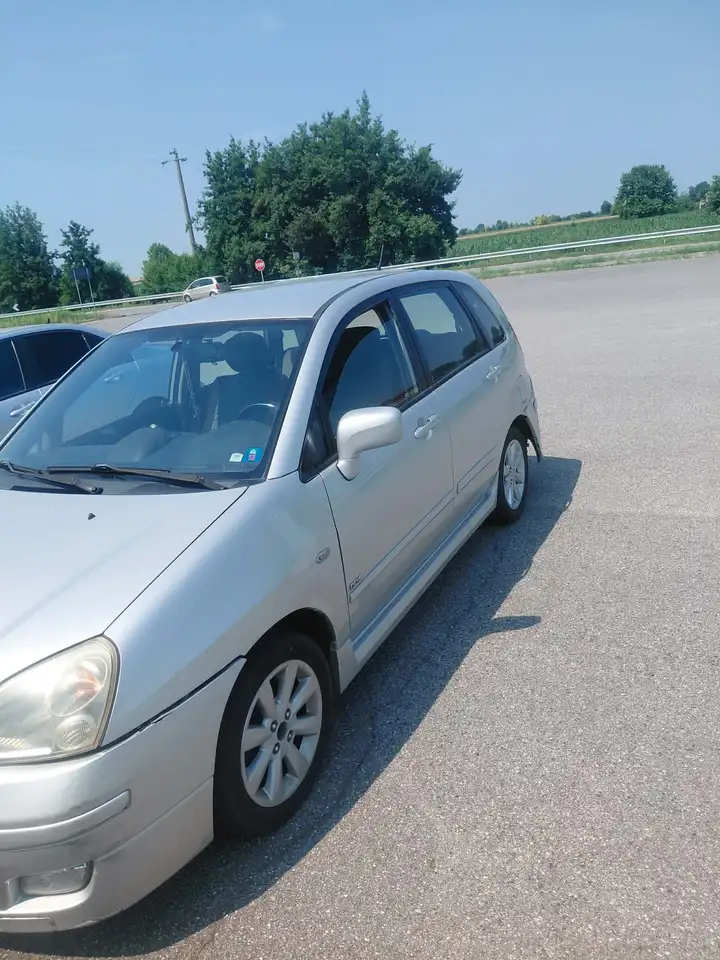 Suzuki Liana, foto 5