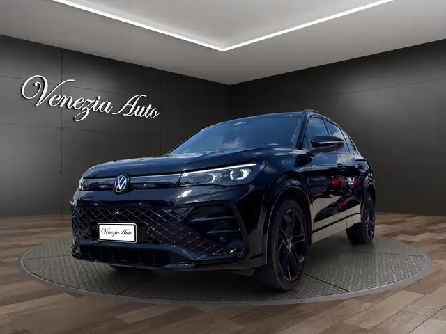 Volkswagen Tiguan main image
