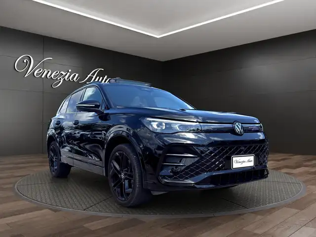 Volkswagen Tiguan view 13