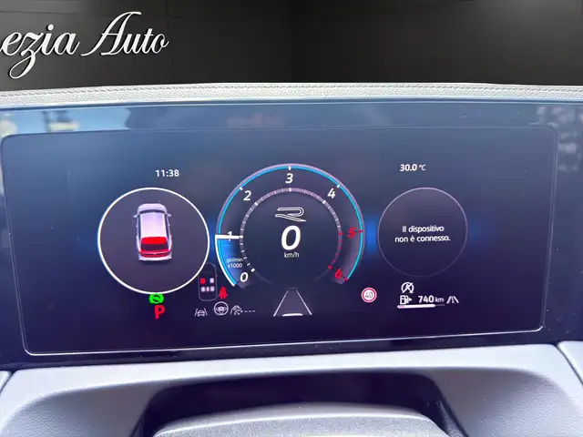 Volkswagen Tiguan view 11