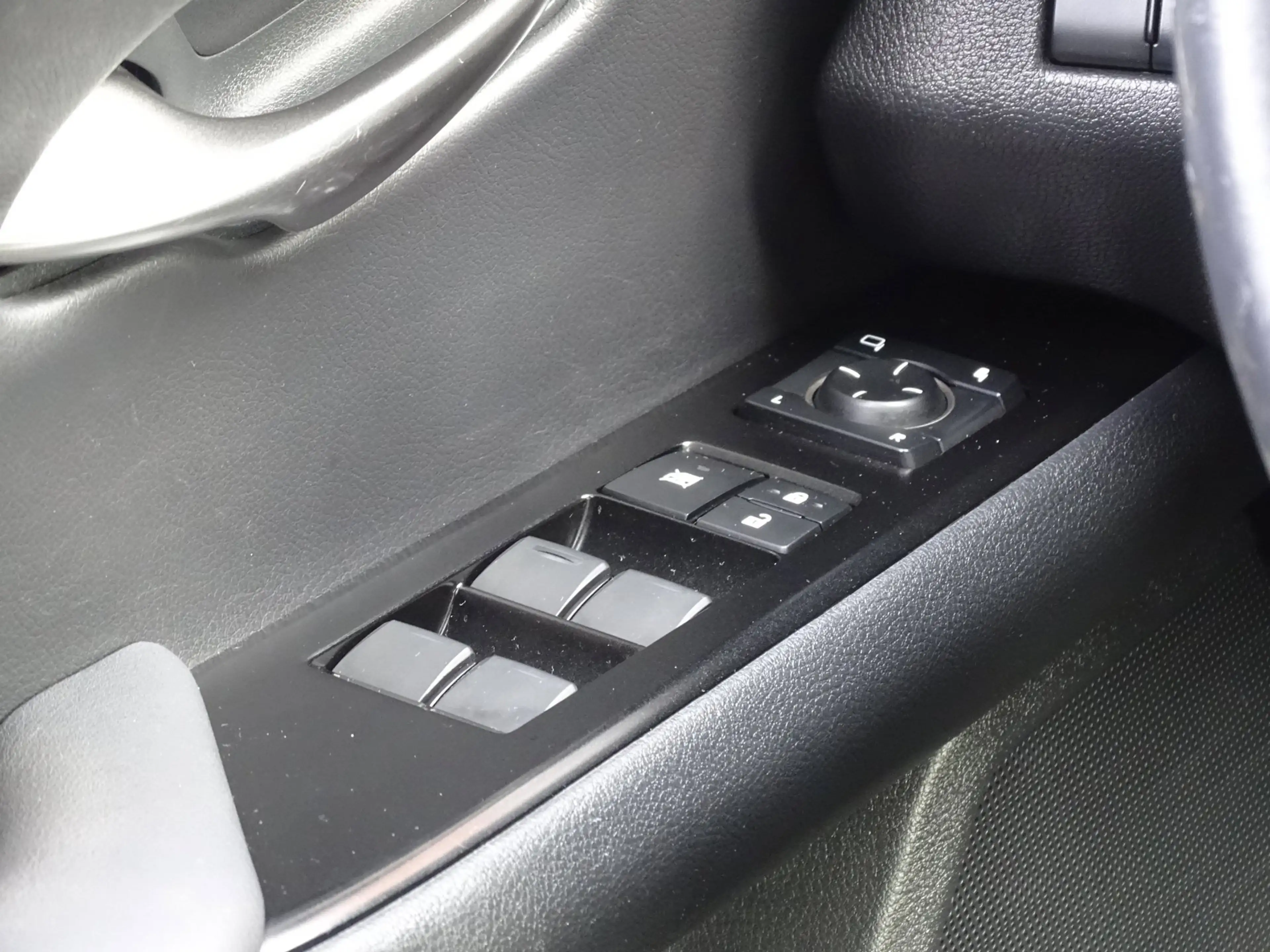 Lexus UX 250h F Sport Line|Camera|HUD|Leder — photo 14