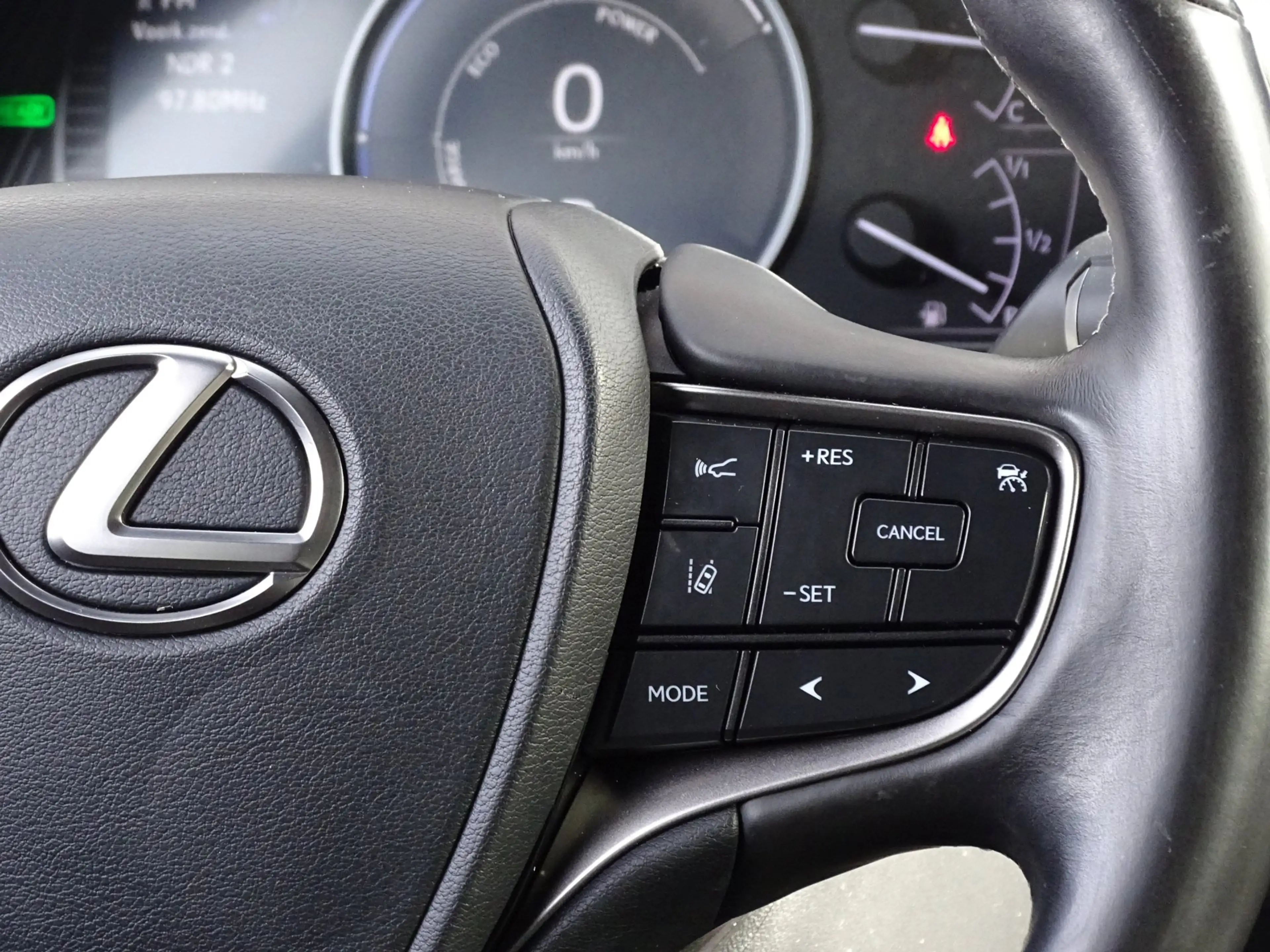Lexus UX 250h F Sport Line|Camera|HUD|Leder — photo 12