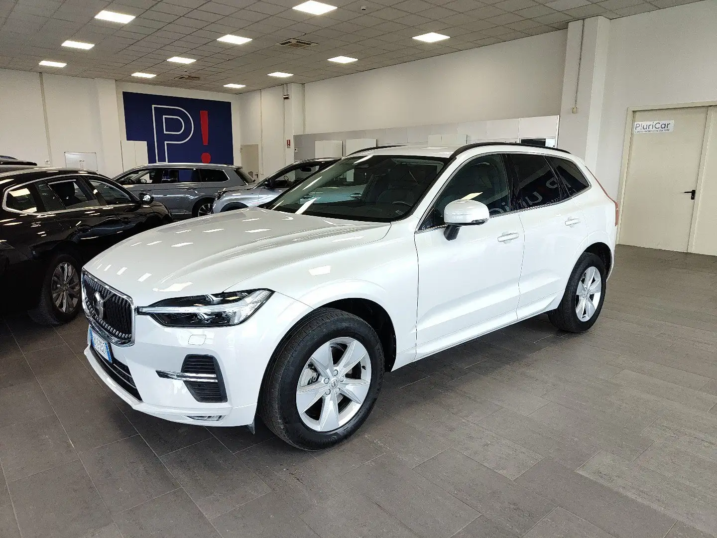 Volvo XC60 B4(d) MHEV Auto Camera+Sensori CarPlay Fari LED Blanc - 1