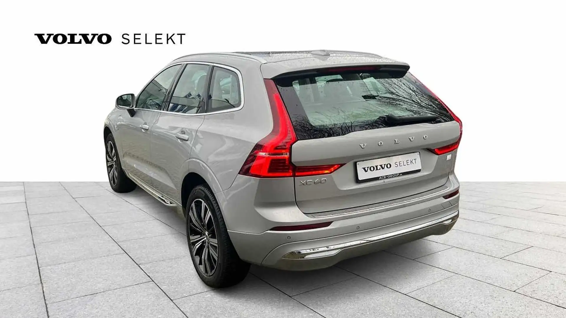 Volvo XC60 Recharge Plus Bright, T8 AWD Plug in Hybride Zilver - 2