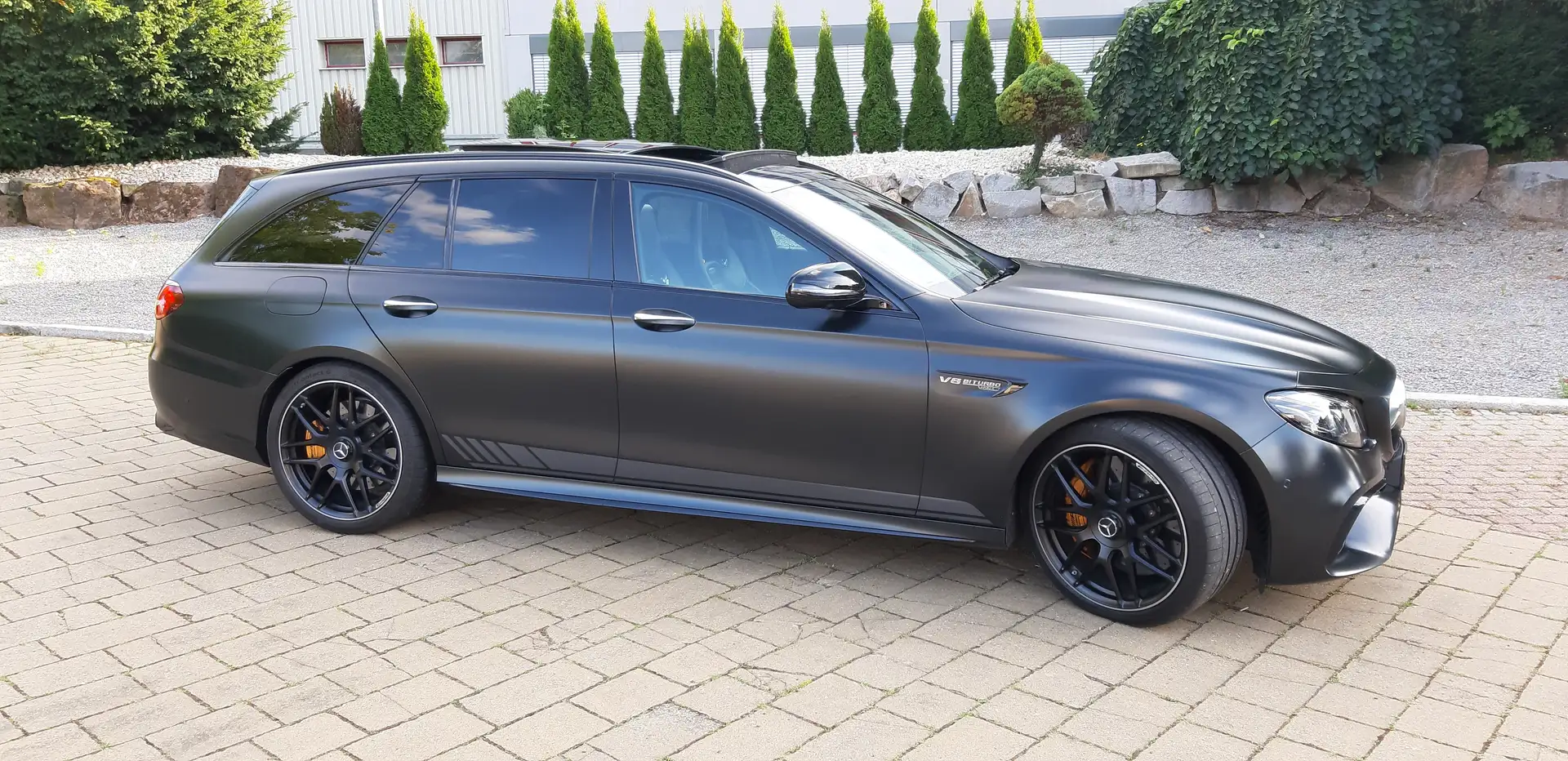 Mercedes-Benz E 63 AMG S 4Matic+ T 9G-TRONIC Edition 1 - 1