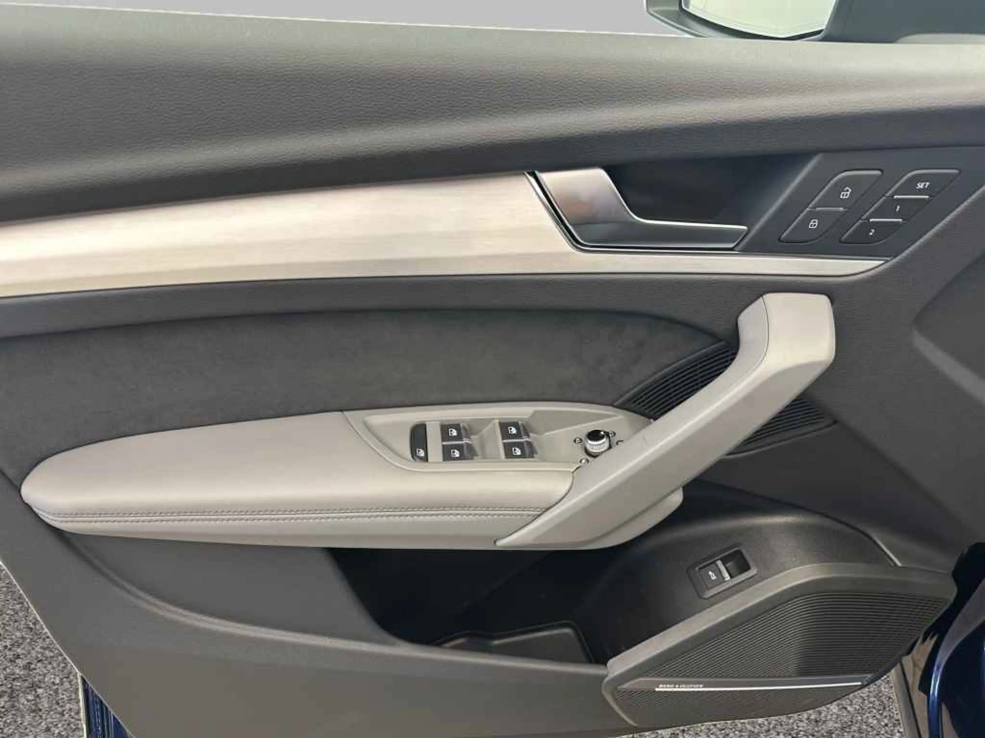 Audi SQ5 TDI *AHK*PANO*STDHZ*MATRIX*HUD*NAVI*R-CAM* — photo 9