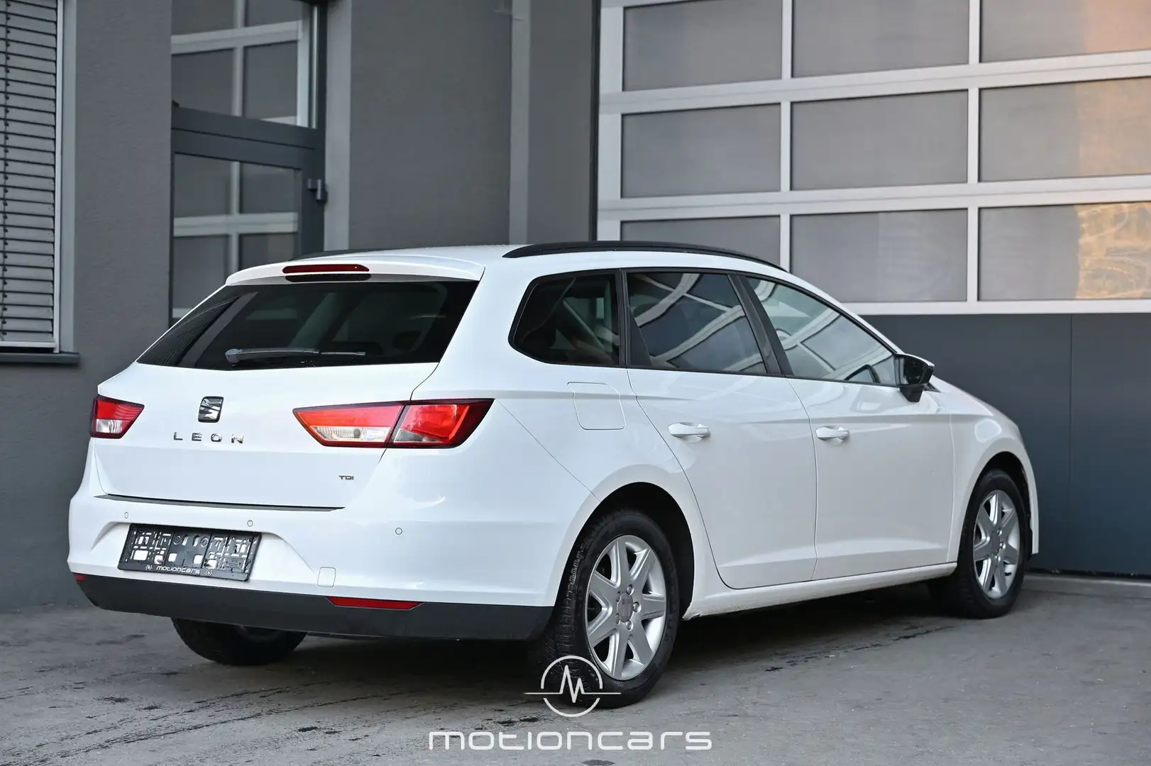 SEAT Leon Reference Pickerl NEU Weiß - 2