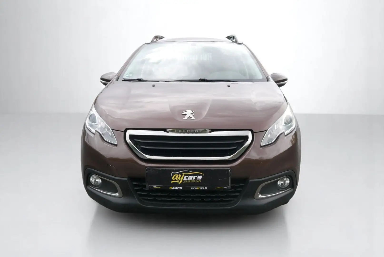 Peugeot 2008 Active Braun - 2
