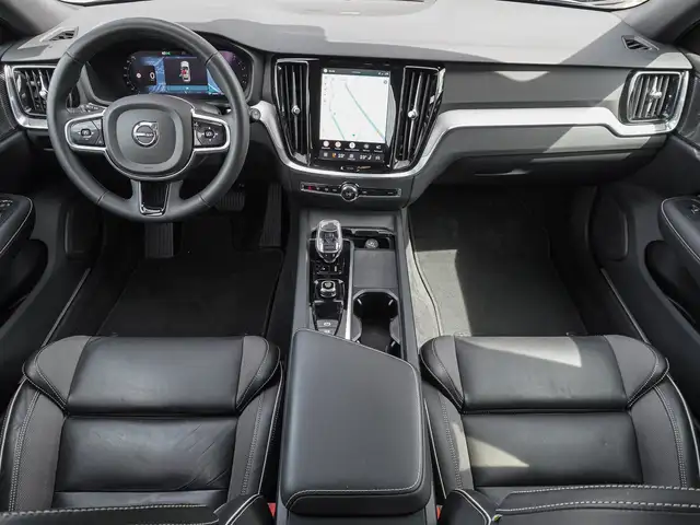 Volvo V60 Cross Country view 11