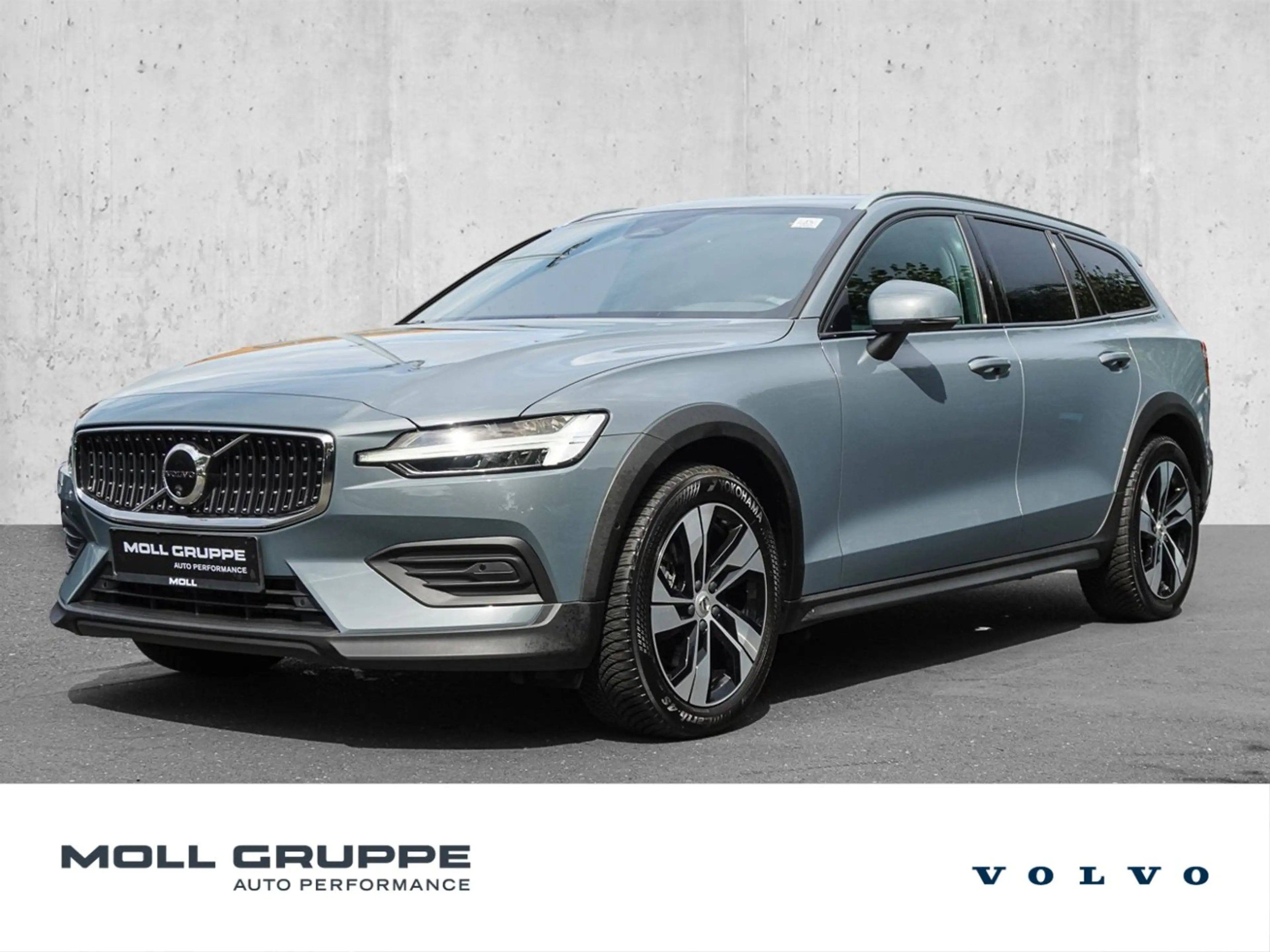 Volvo V60 Cross Country B4 AWD Plus AHK Pano LED