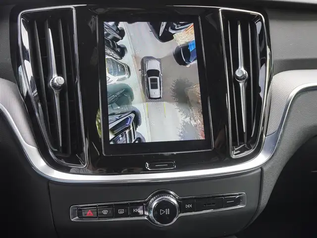 Volvo V60 Cross Country view 14
