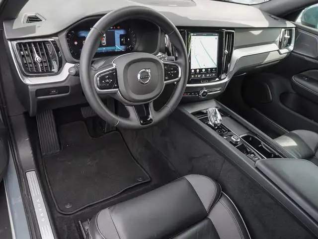 Volvo V60 Cross Country view 10