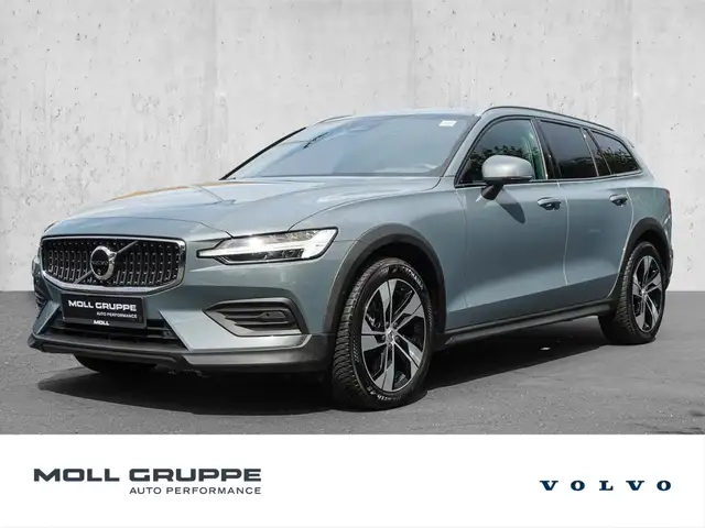 2023 Volvo V60 Cross Country in Grey for sale