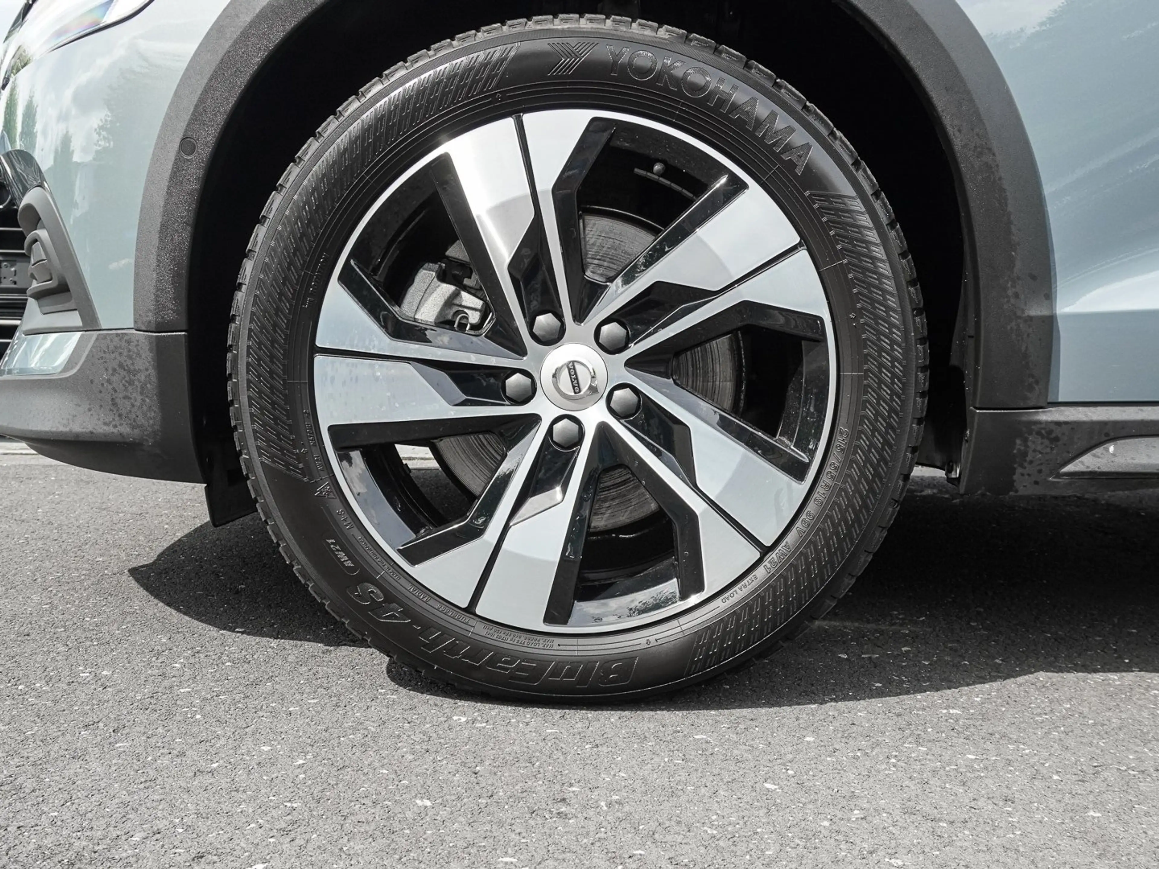 Volvo V60 Cross Country B4 AWD Plus AHK Pano LED — photo 7
