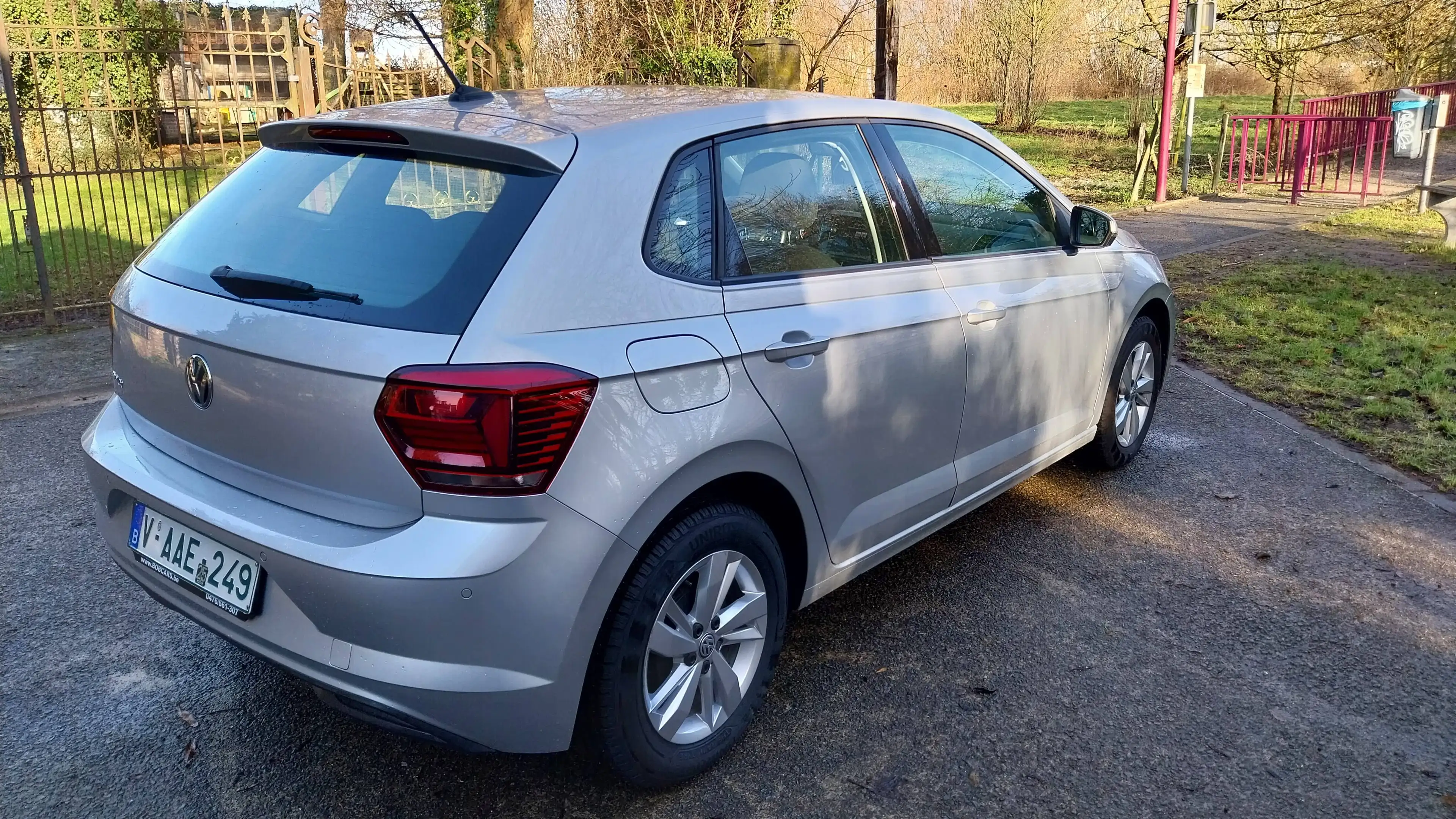 Volkswagen Polo Polo 1.6 TDi /95 cv / clim / GPS / très bon état — photo 8