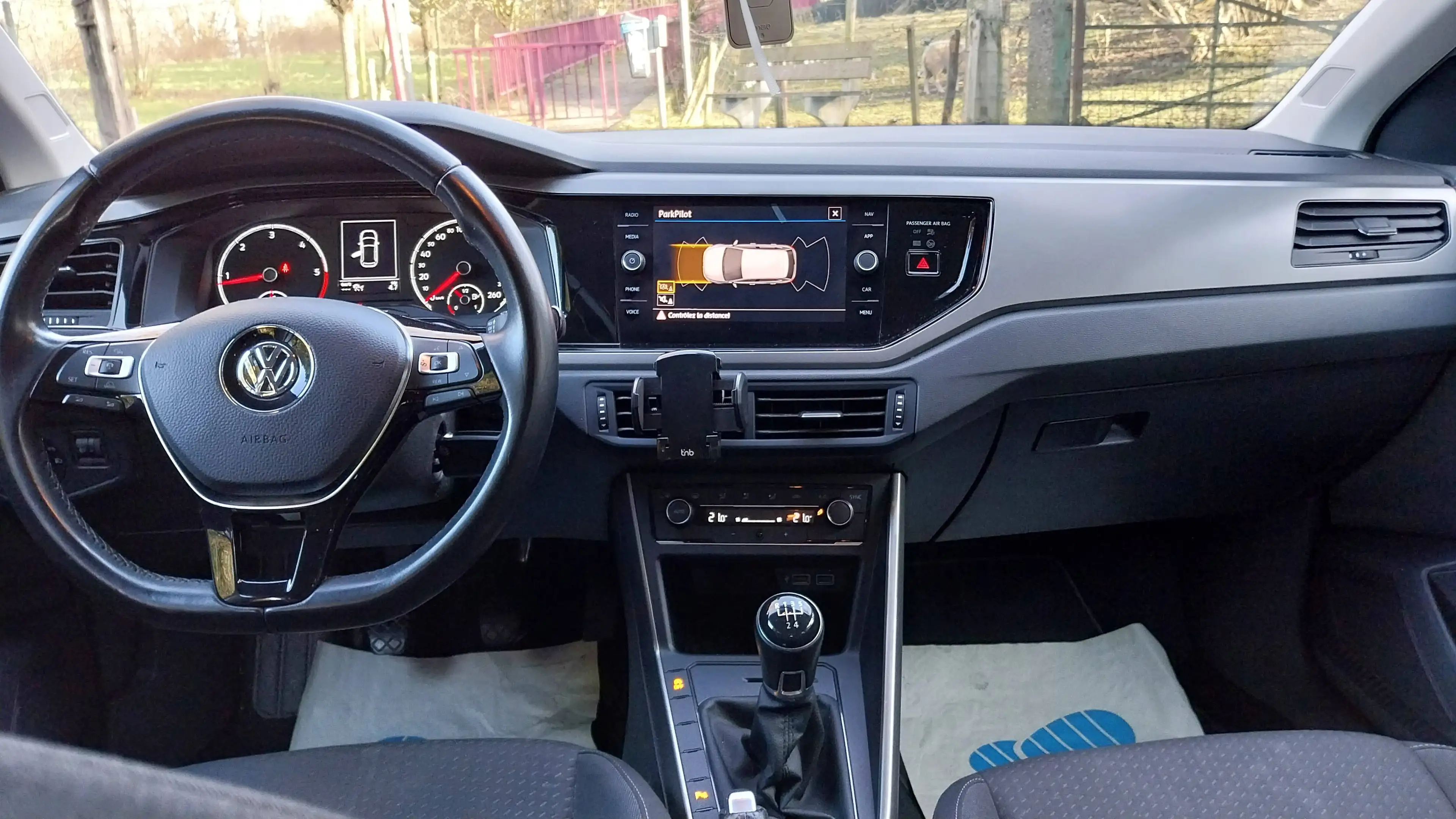 Volkswagen Polo Polo 1.6 TDi /95 cv / clim / GPS / très bon état — photo 14