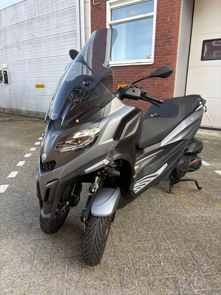 Piaggio MP3 530