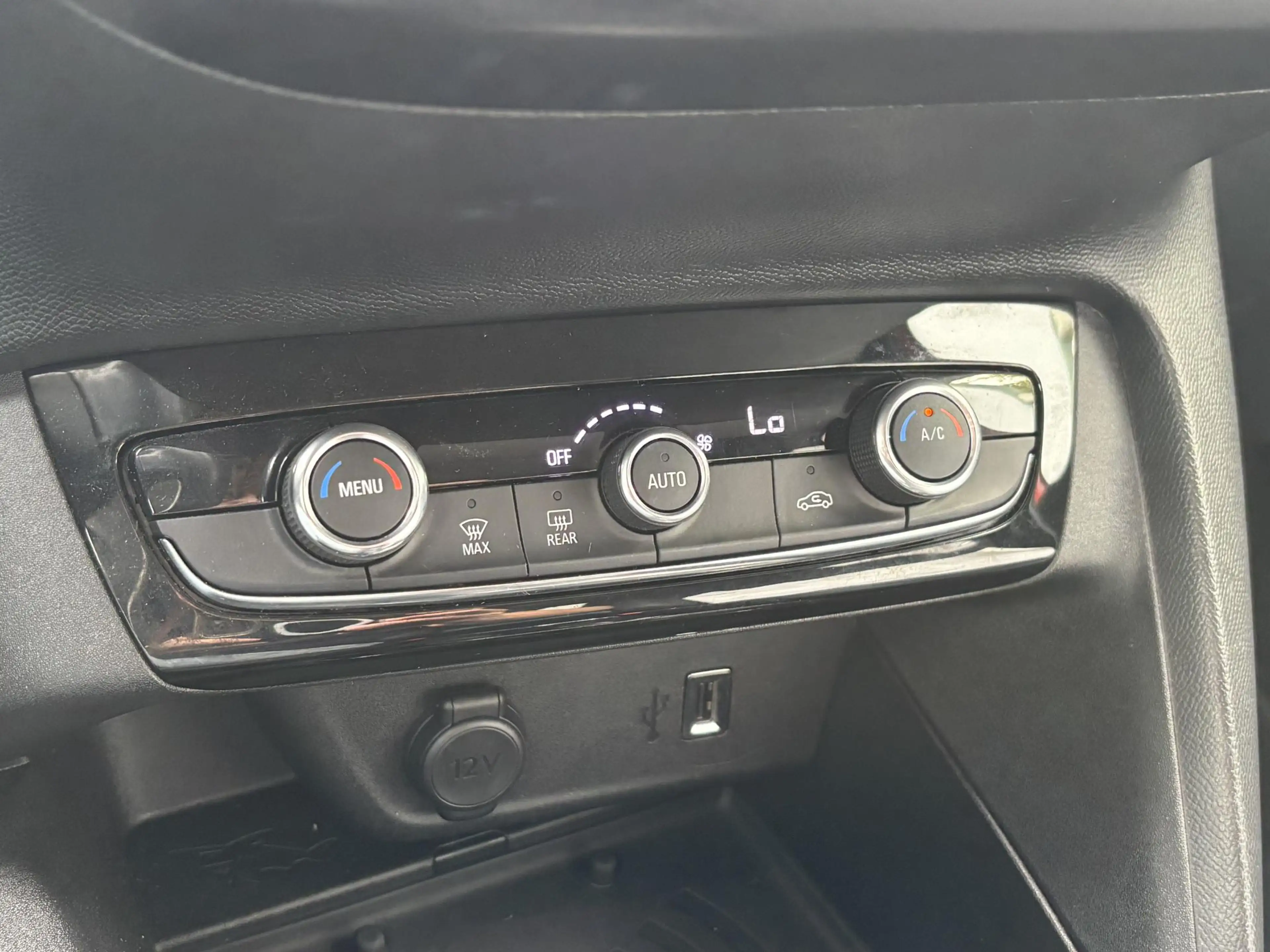 Opel Corsa-e Elegance 50 kWh l Apple Carplay/Android Auto l — photo 13