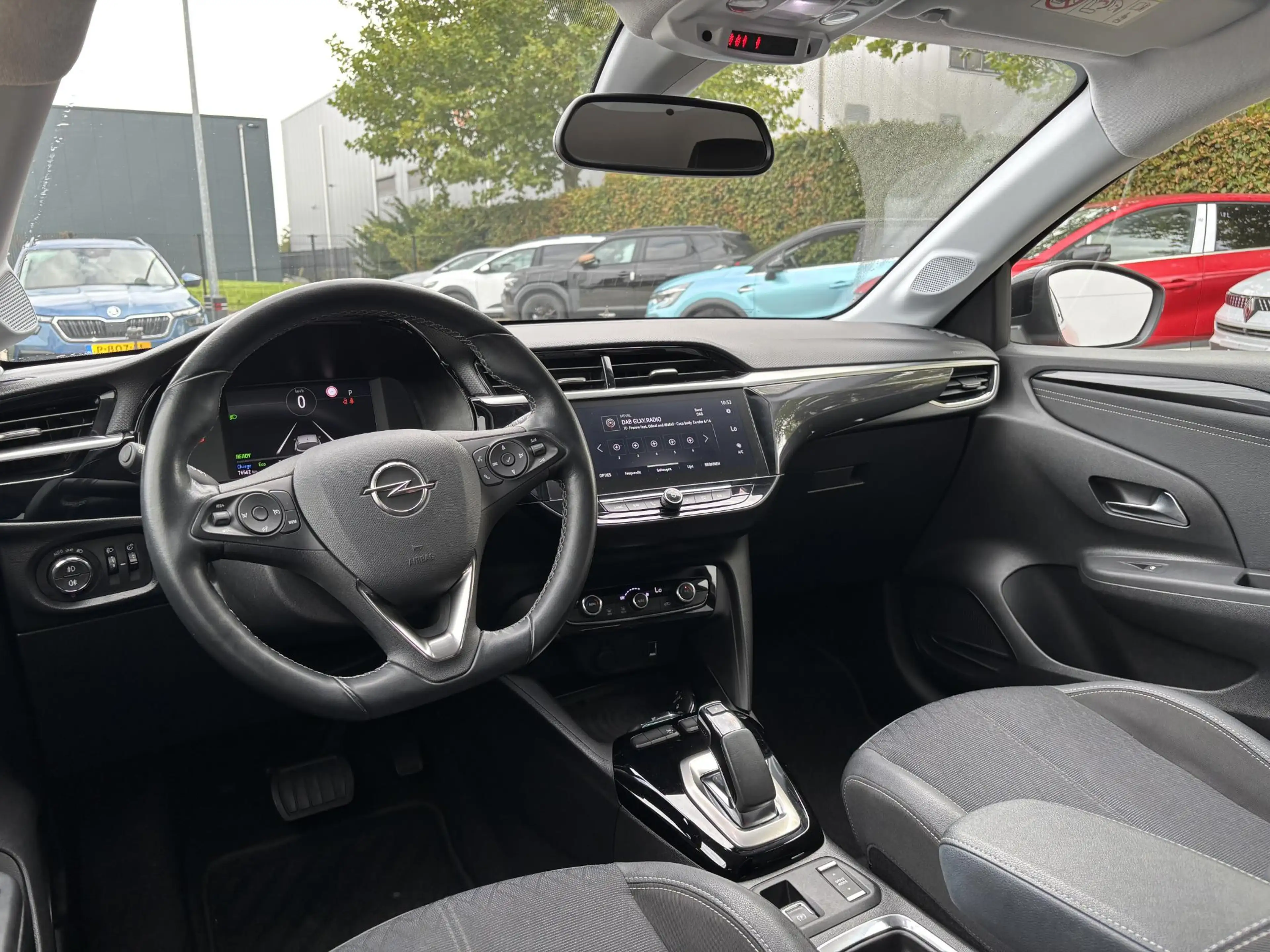 Opel Corsa-e Elegance 50 kWh l Apple Carplay/Android Auto l — photo 23