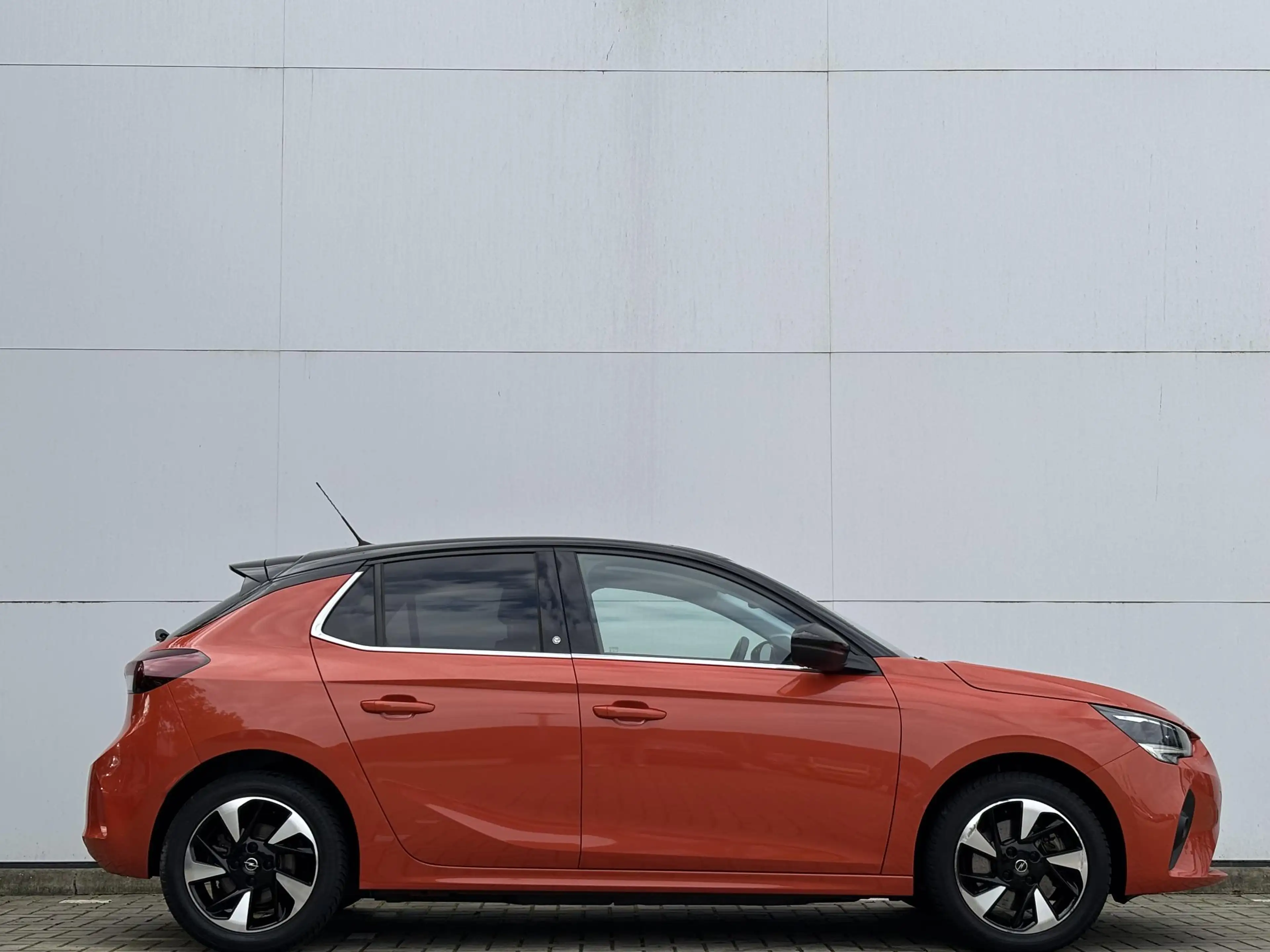 Opel Corsa-e Elegance 50 kWh l Apple Carplay/Android Auto l — photo 16