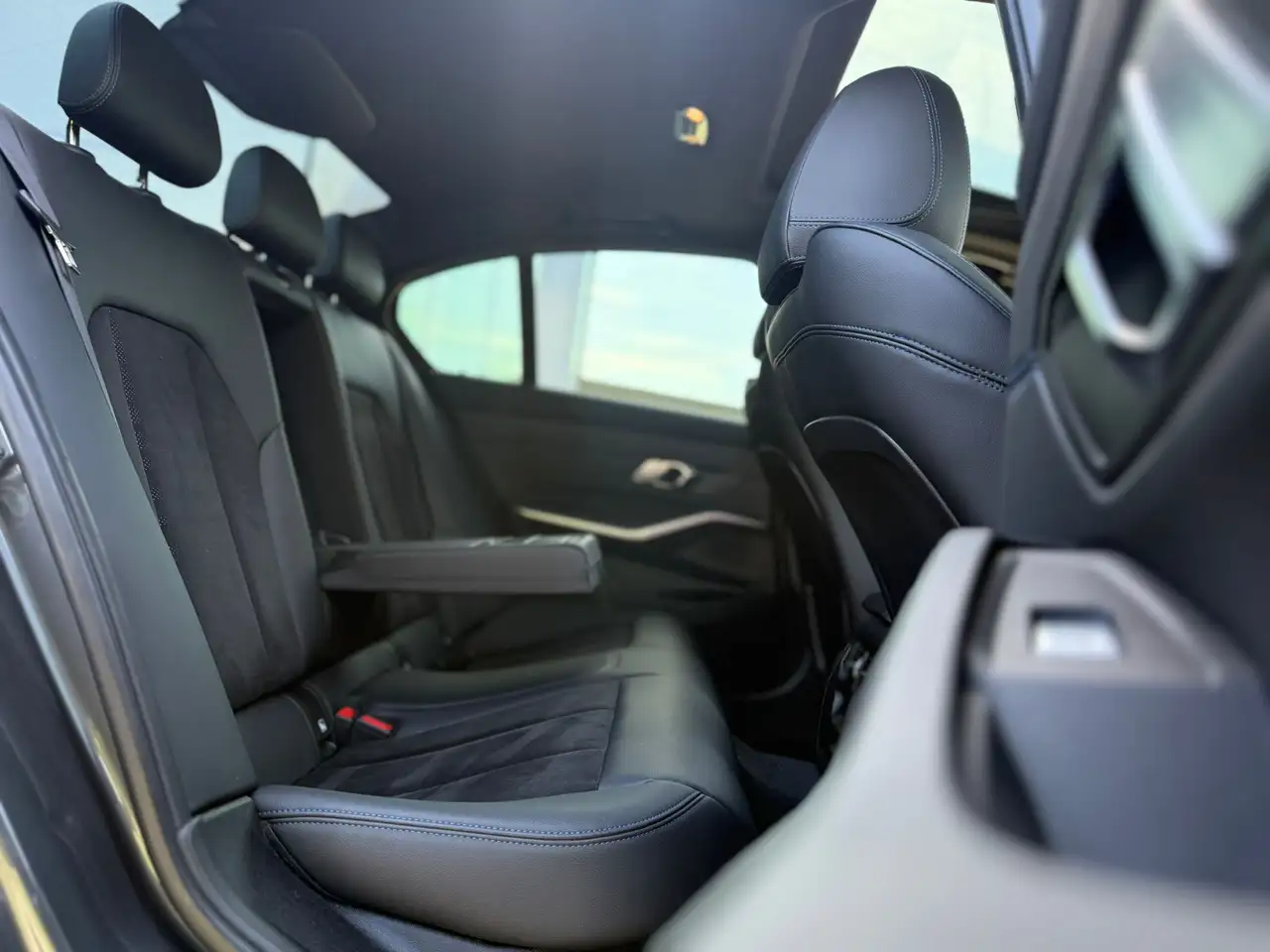 BMW 330 Xdrive-Pano-Head Up-Elekzetels-Cam-360-kyless-Cockpit Prof-sfeerverlichting 17