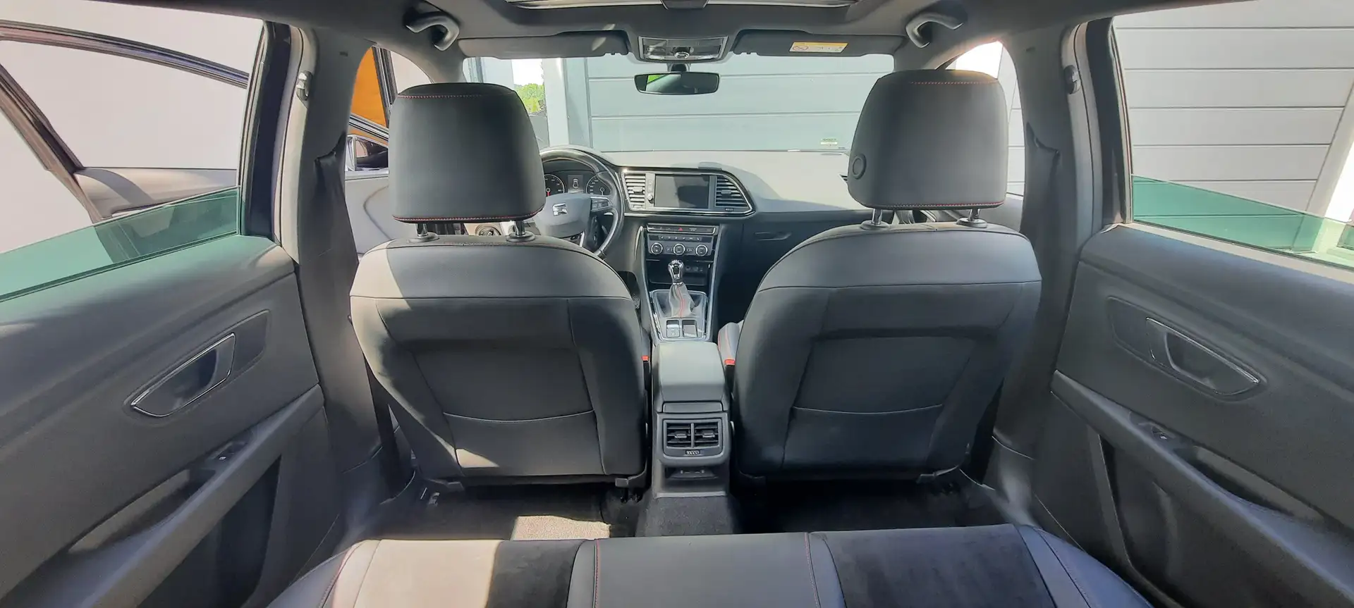 SEAT Leon Leon FR 5-Türer 1.8 TSI Pano, Navi, 2. Hand Violett - 2