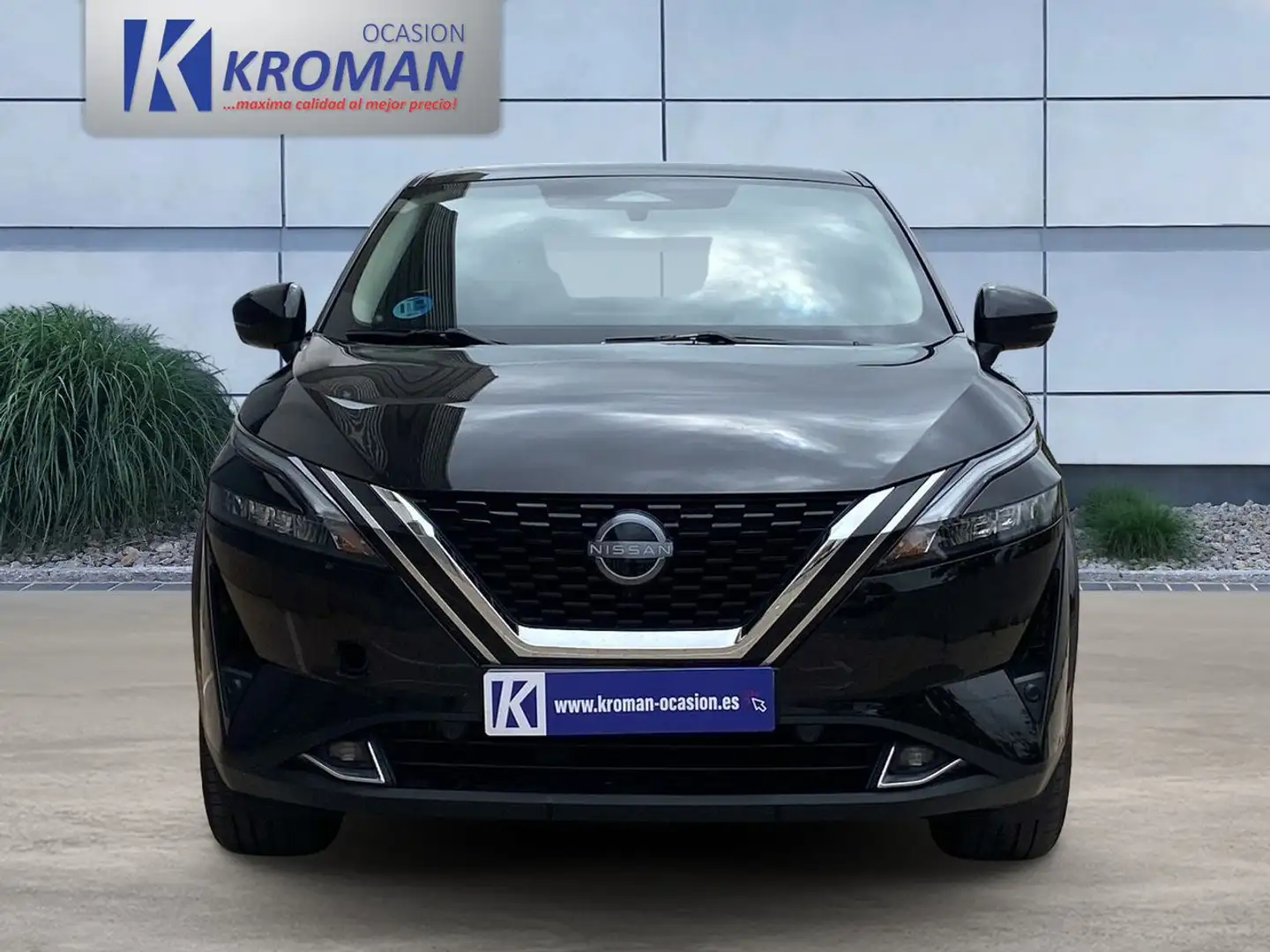 Nissan Qashqai 1.3 DIG-T N-Connecta 140cv Zwart - 2