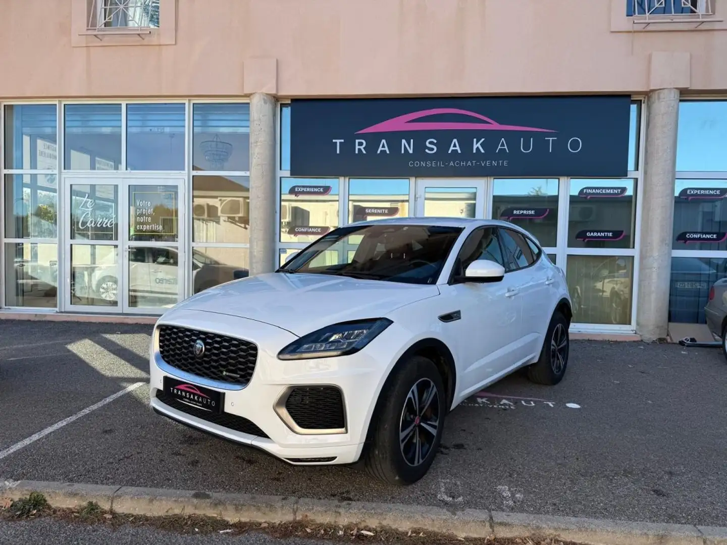 Jaguar E-Pace P300e ch PHEV AWD BVA R-Dynamic S / SUIVI Blanc - 1