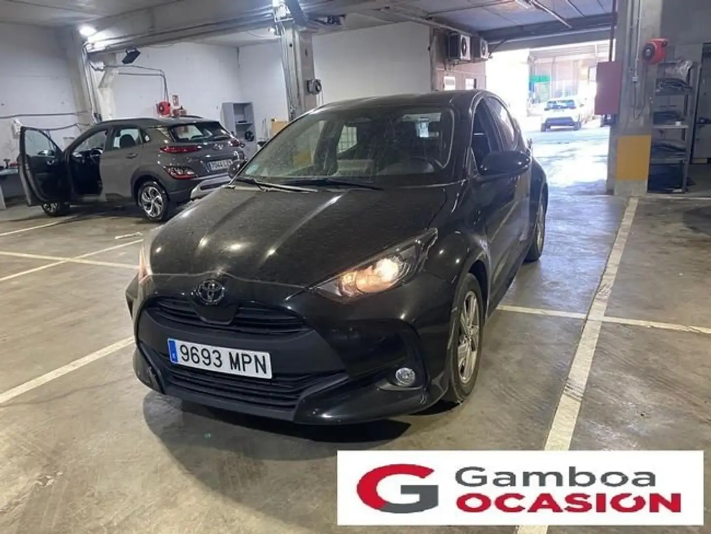 Toyota Yaris 120H 1.5 Active Plus Negro - 1