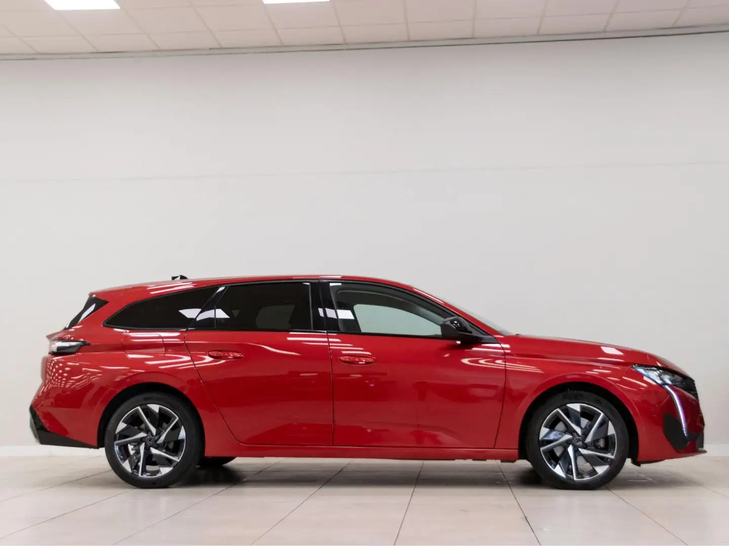 Peugeot 308 SW 1.2 PureTech S&S Allure Pack 130 Rojo - 2
