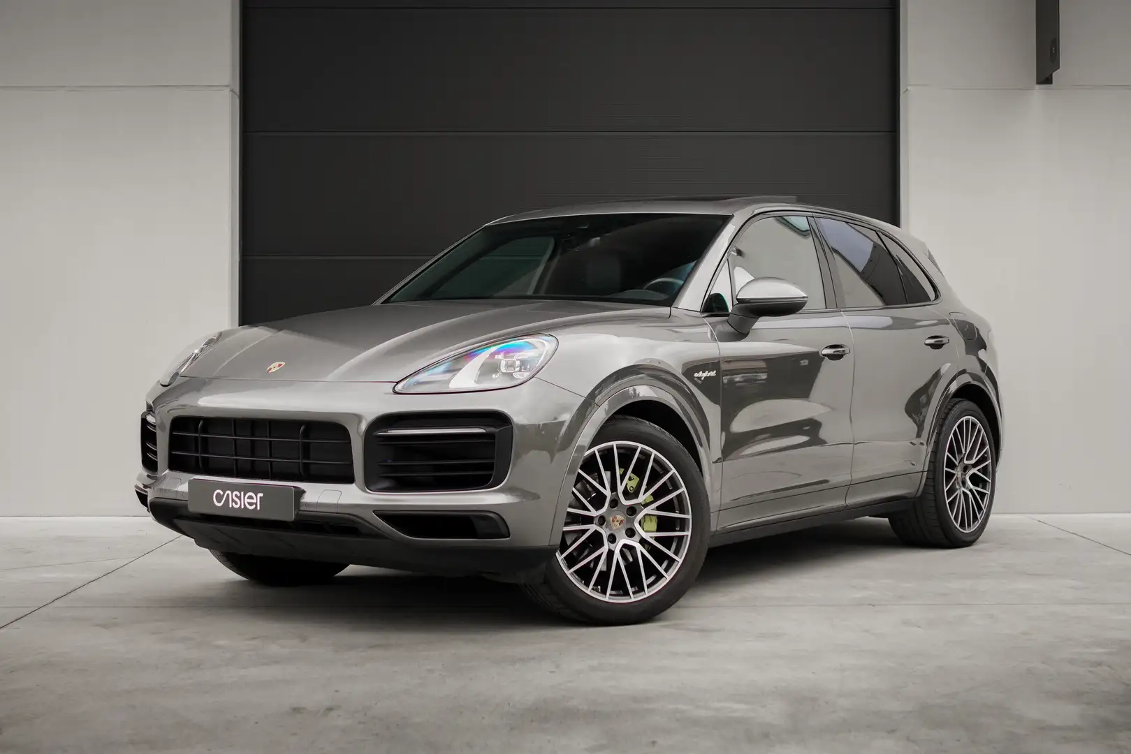 Porsche Cayenne 3.0i V6 PHEV Tiptronic S l Pano l Air Sus l Towbar Gris - 1