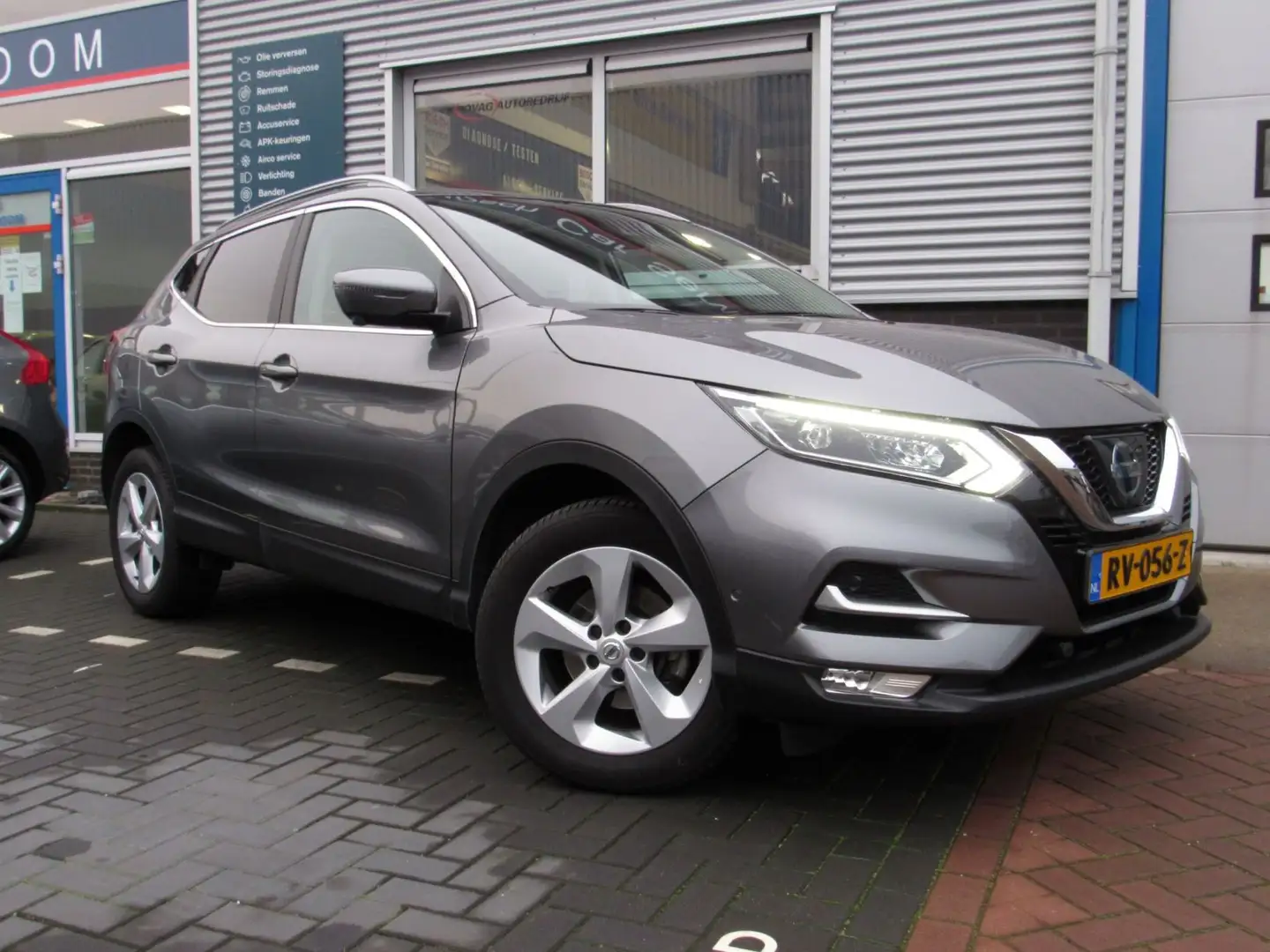 Nissan Qashqai 1.2 115pk DIG-T Business Edition Grau - 2