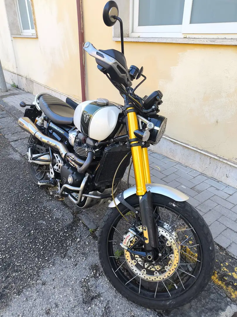 Triumph Scrambler Xe Bianco - 1