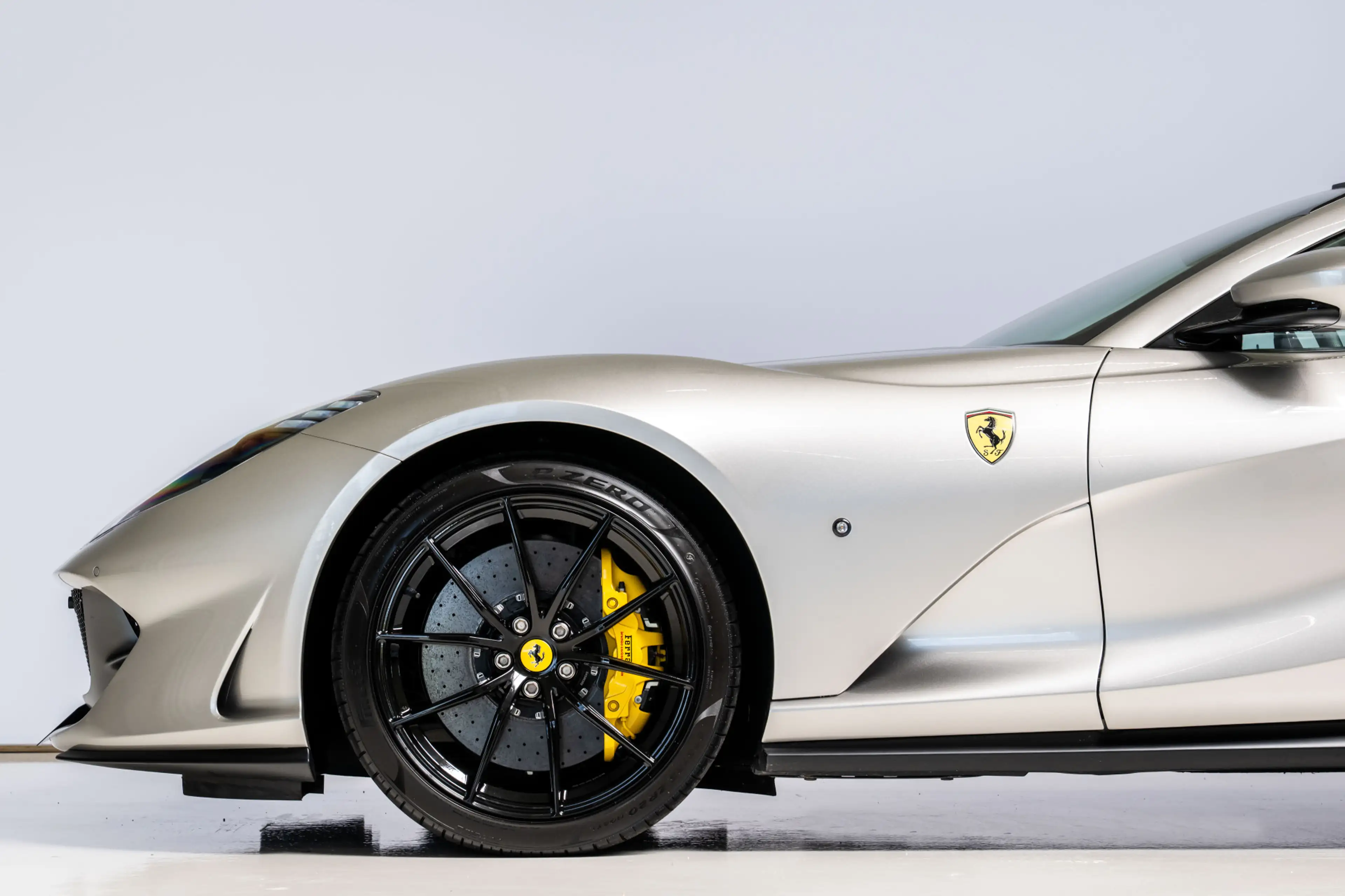 Ferrari 812 GTS 6.5 V12 Carbon, LIft, Side display, Atelier — photo 4