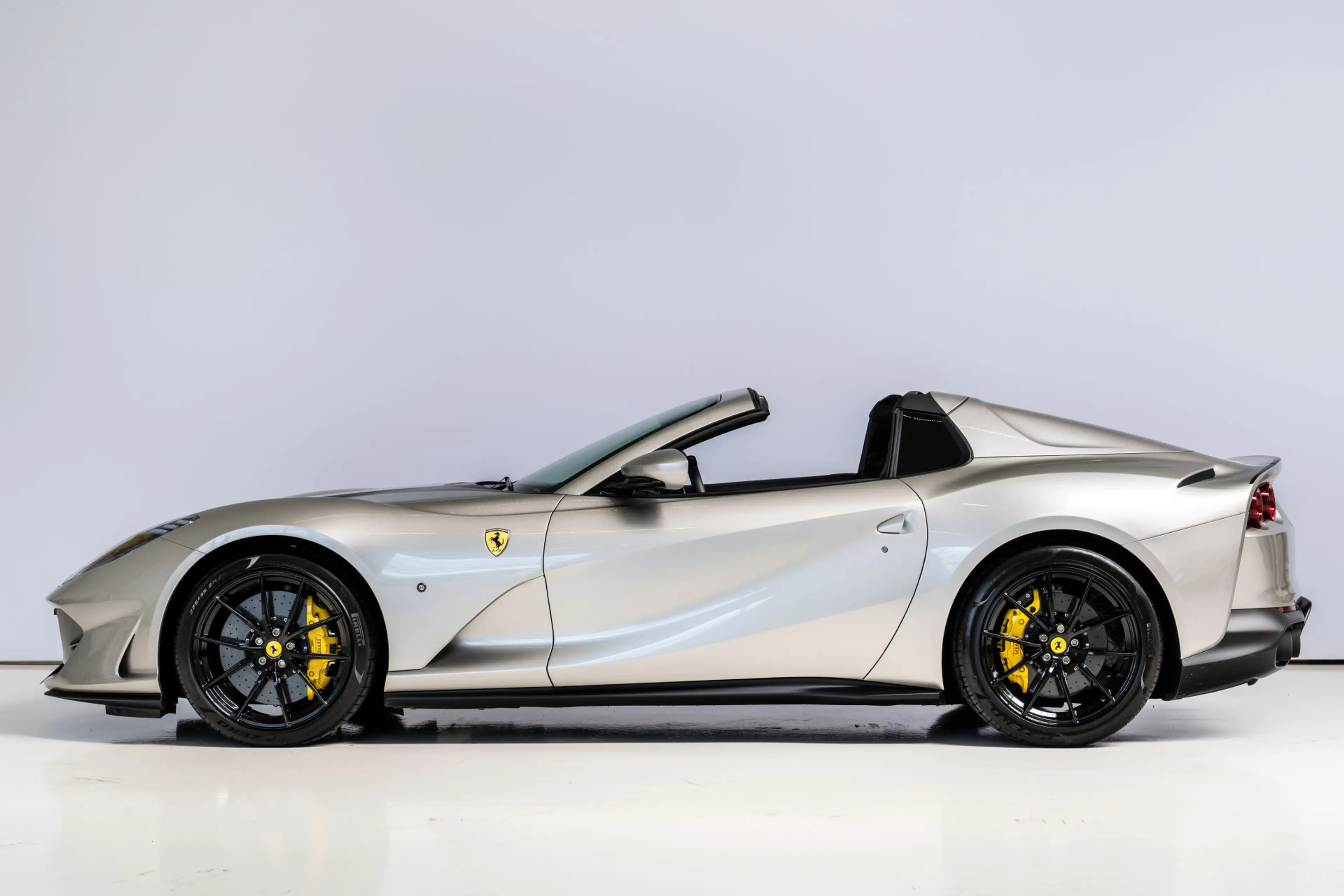 Ferrari 812 GTS 6.5 V12 Carbon, LIft, Side display, Atelier — photo 2