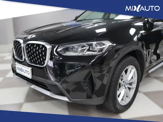 BMW X4 view 8