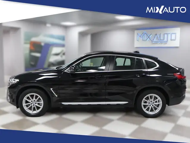 BMW X4 view 6