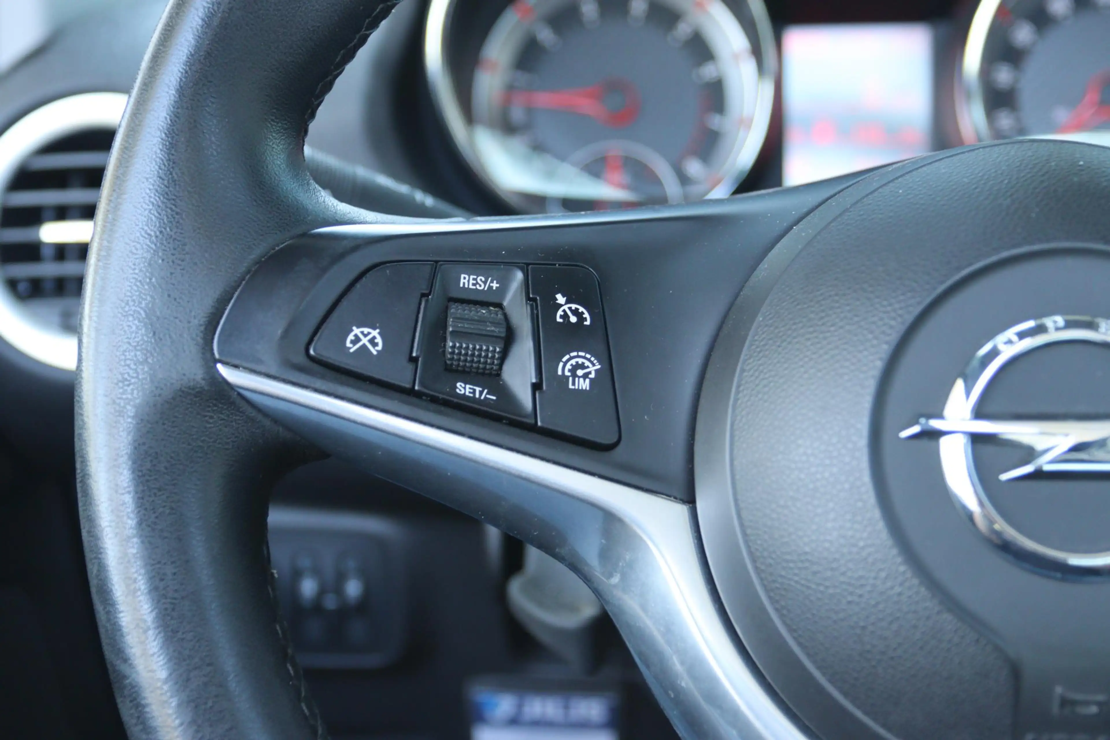 Opel Adam 1.0 TURBO ROCKS | CRUISE | CLIMATE | BLUETOOTH | L — photo 13