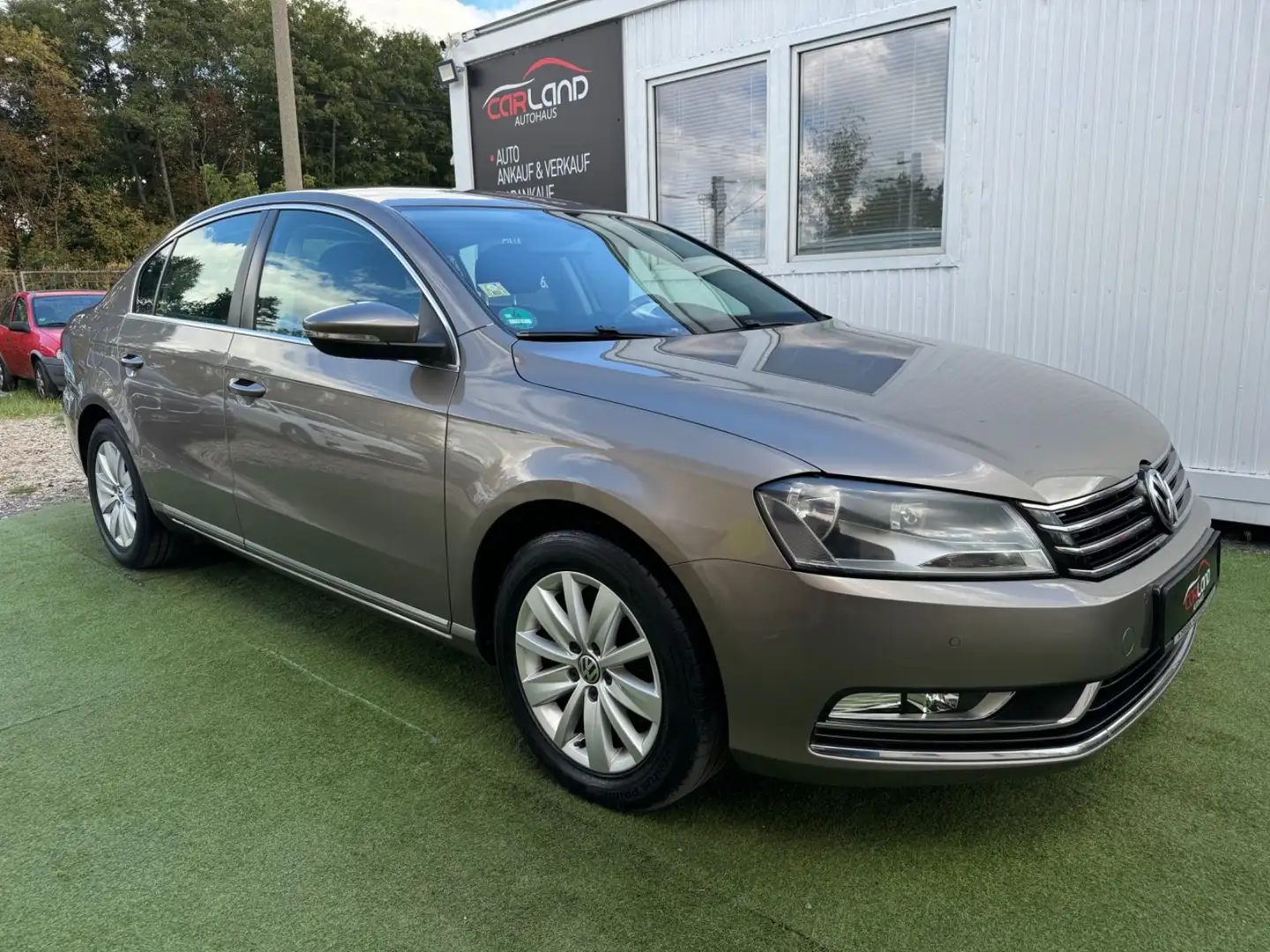 Volkswagen Passat Lim. Comfortline BlueMotion Navi-Alu S&W! Braun - 1