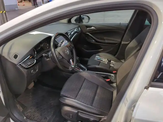 Opel Astra view 7